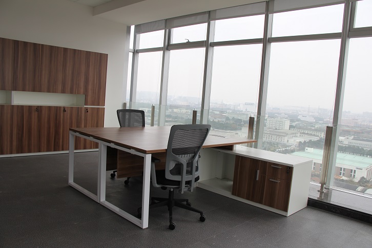 經(jīng)理主管位辦公桌標準尺寸實物圖